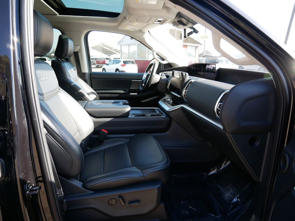 Certified 2025 Ford Expedition Max Platinum AWD/4WD image 8