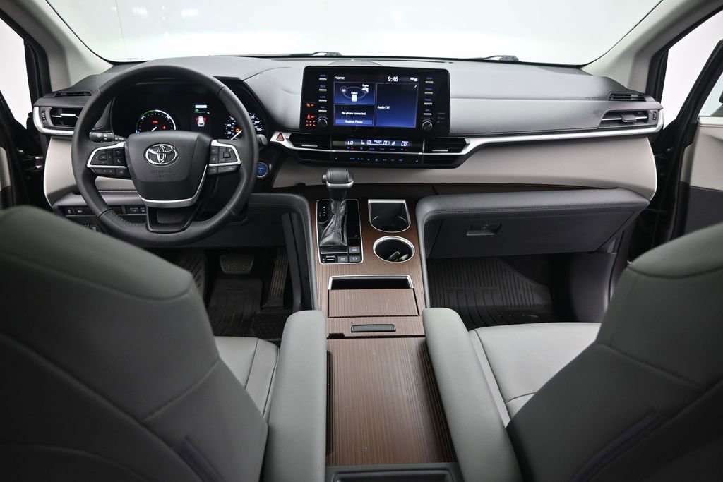 Used 2021 Toyota Sienna XLE FWD image 25