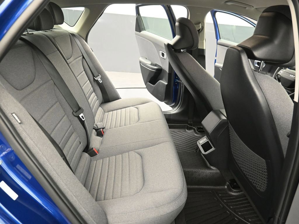 Used 2025 Kia K4 EX image 10