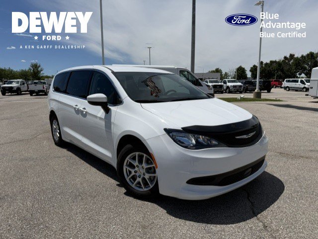 Used 2023 Chrysler Voyager LX FWD image 1