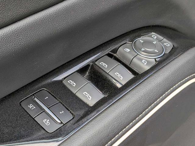 Used 2022 Cadillac Escalade Premium Luxury image 20