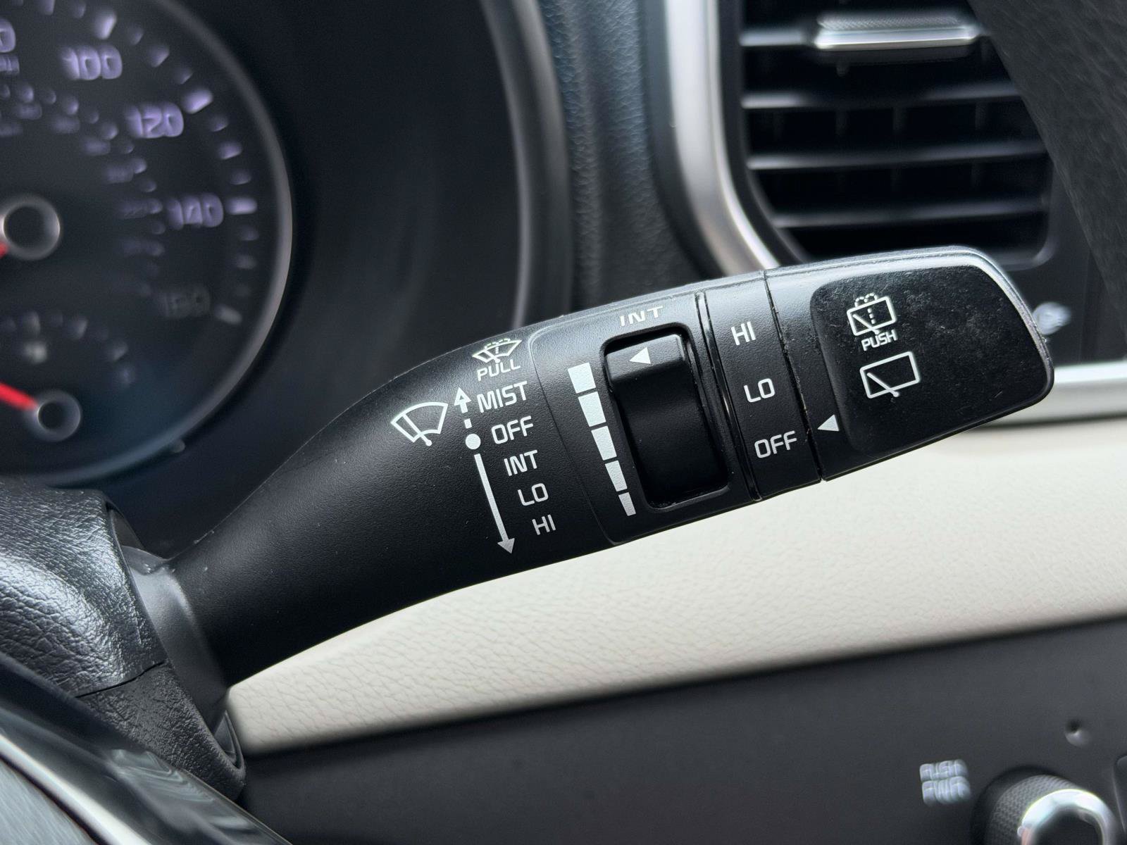Used 2020 Kia Sportage LX AWD/4WD image 15
