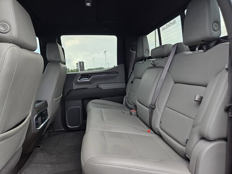 Used 2022 GMC Sierra 1500 SLT w/ SLT Premium Plus Package AWD/4WD image 13