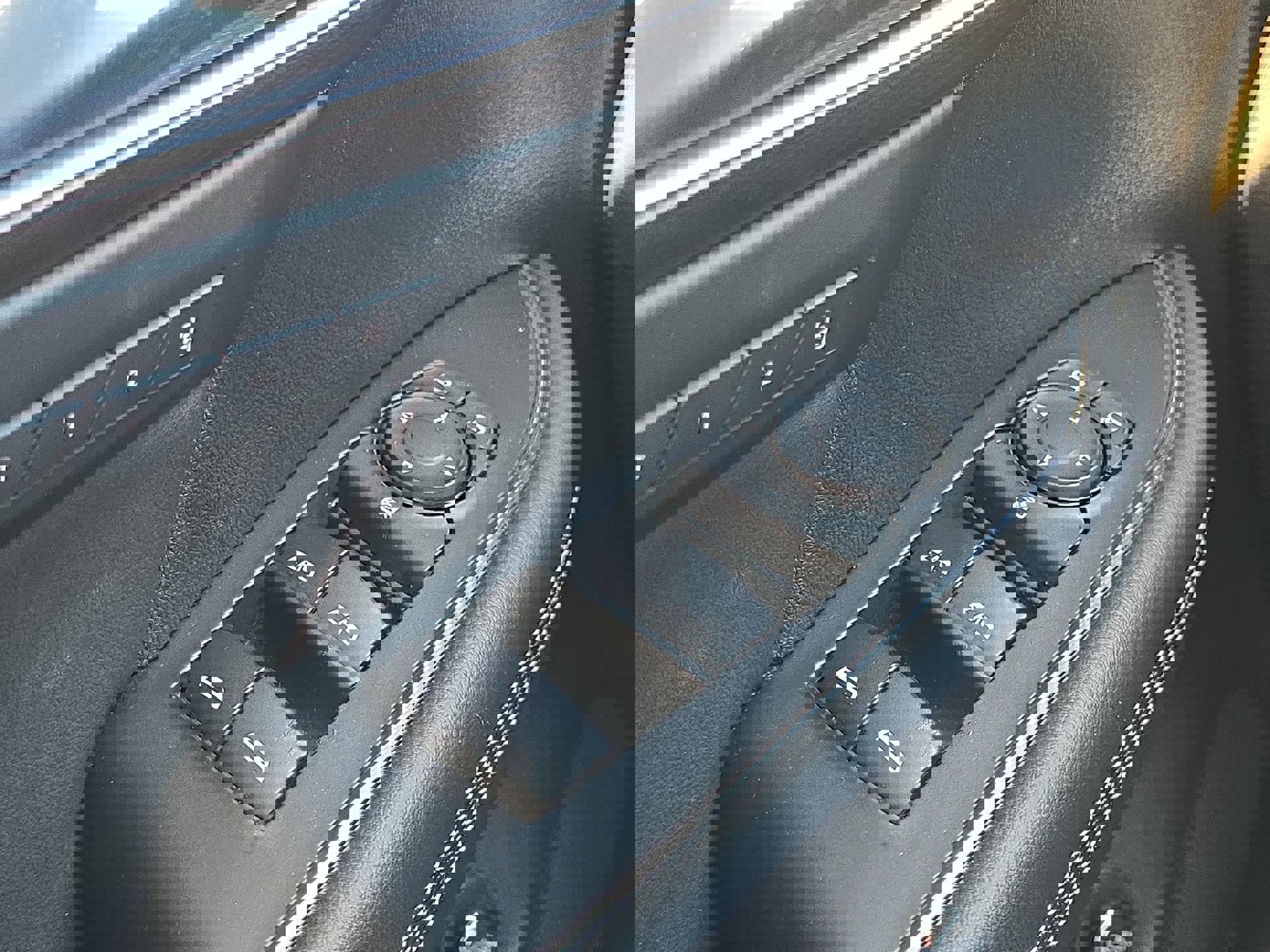 Used 2022 Buick Envision Avenir w/ Technology Package II image 14