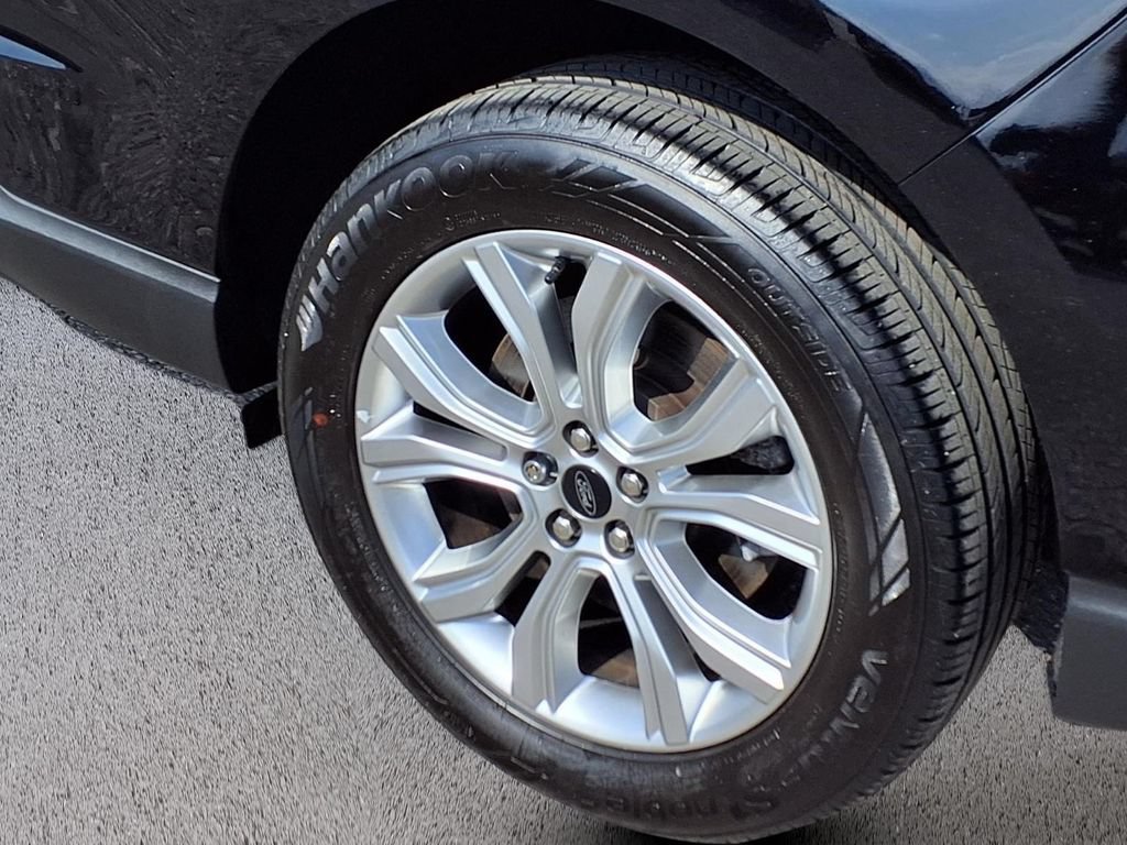Certified 2024 Ford Edge Titanium AWD/4WD image 33