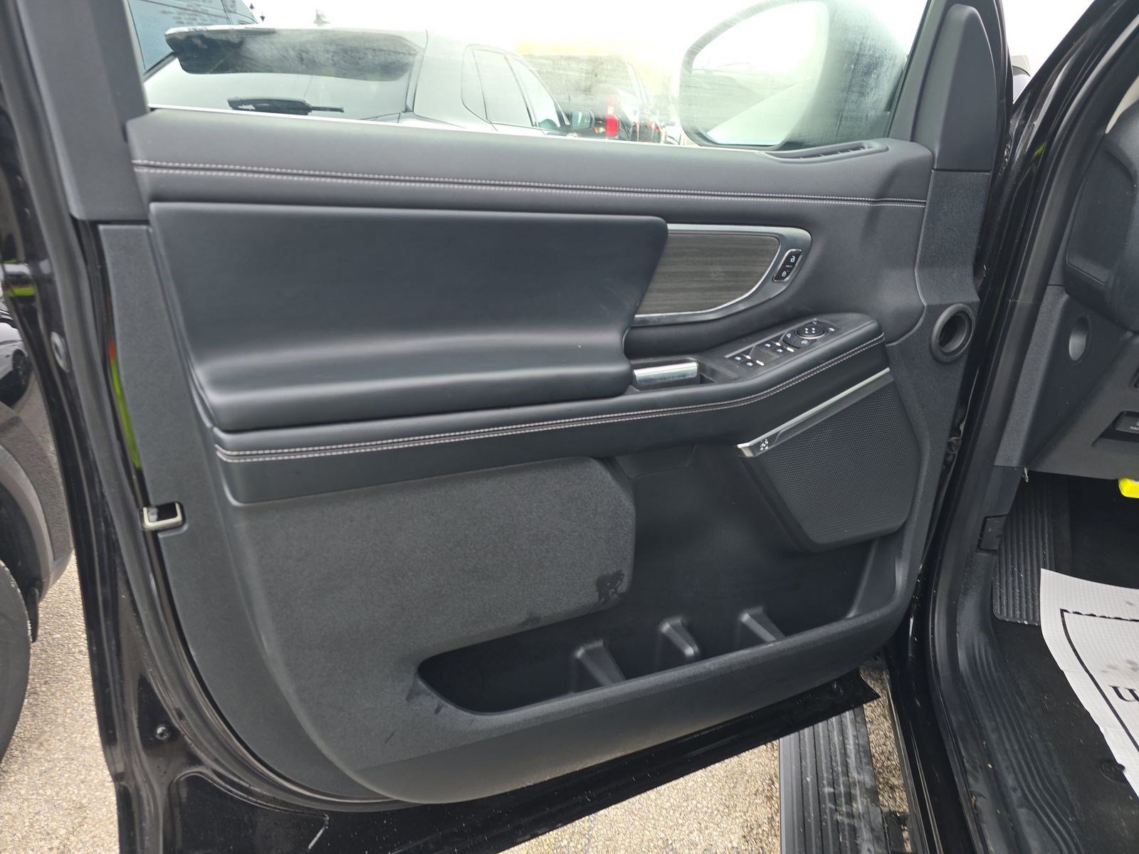 Certified 2025 Ford Expedition Platinum image 14