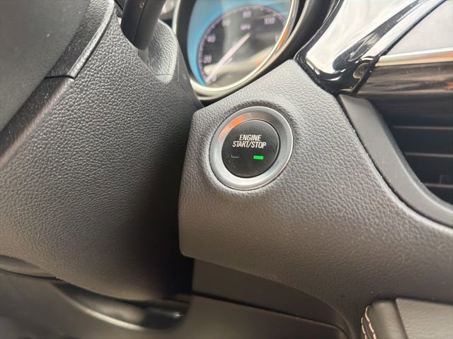 Used 2017 Buick Envision Essence image 39