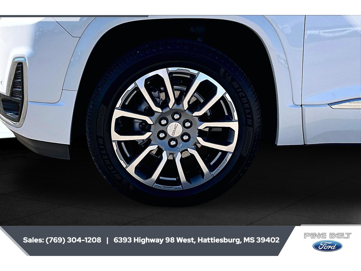 Used 2021 GMC Acadia Denali w/ Denali Technology Package FWD image 7