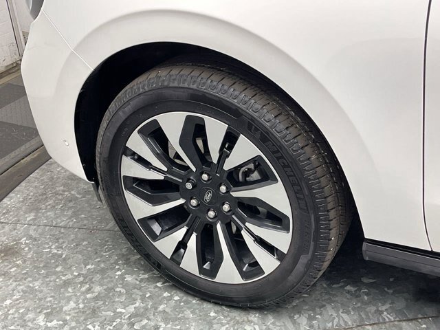 Certified 2025 Ford Expedition Platinum w/ Driver's Package AWD/4WD image 40