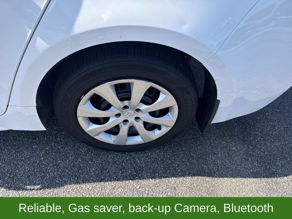 Used 2025 Toyota Corolla LE FWD image 12