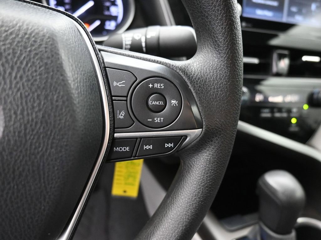 Used 2022 Toyota Camry LE image 28