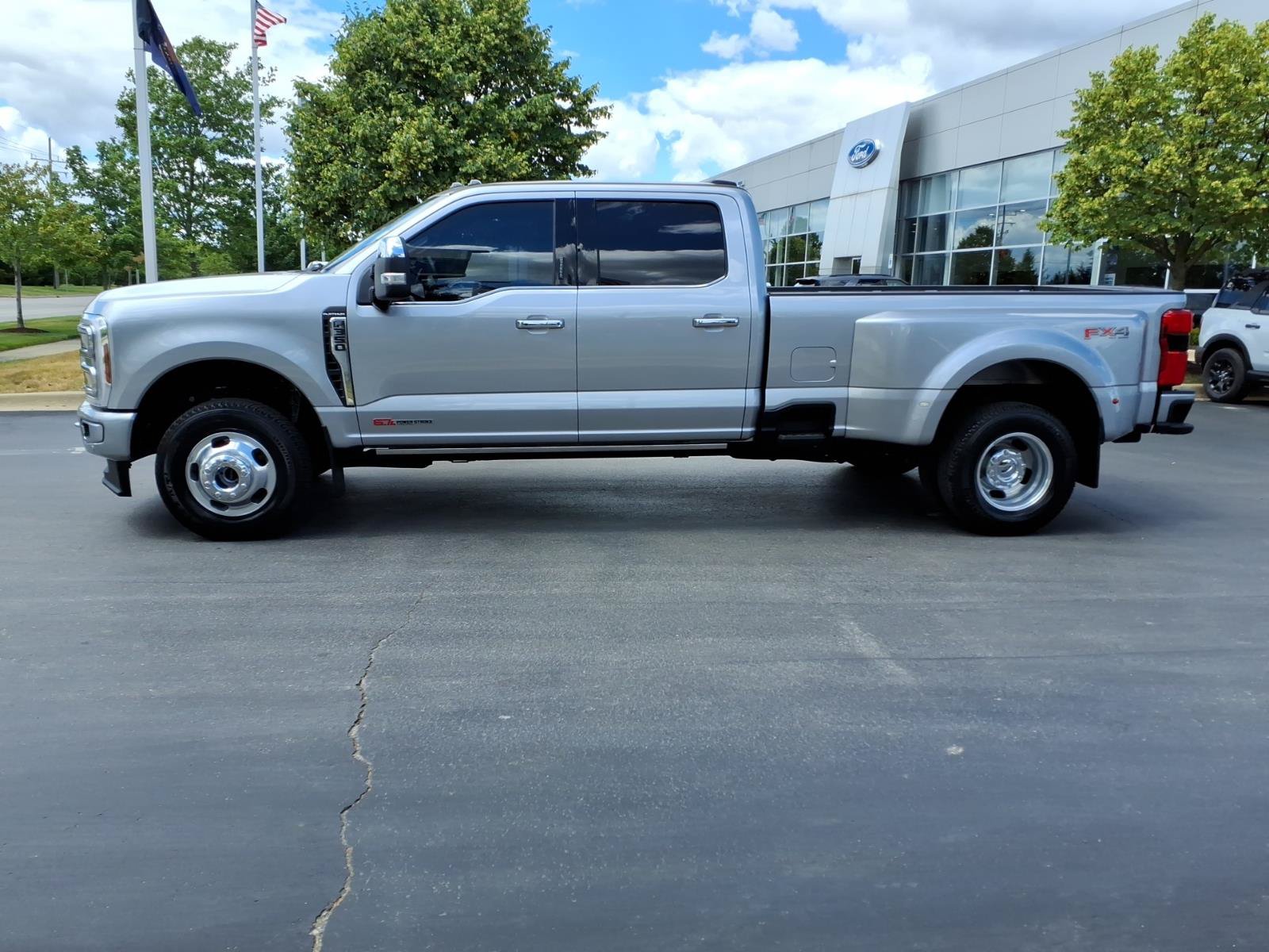 Certified 2024 Ford F350 Platinum AWD/4WD image 4