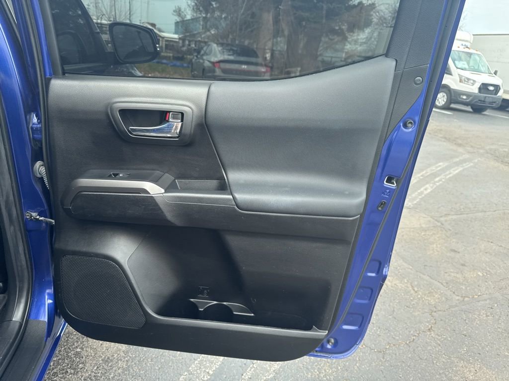 Used 2022 Toyota Tacoma TRD Sport w/ Technology Package AWD/4WD image 36