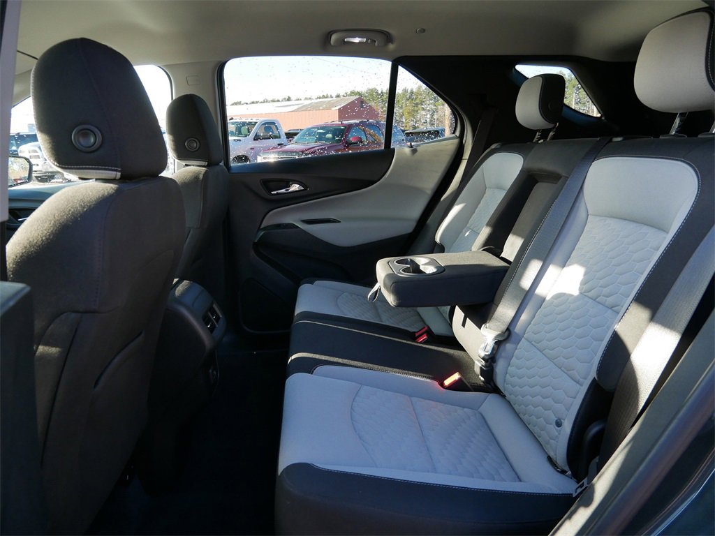 Used 2020 Chevrolet Equinox LT w/ Driver Convenience Package image 11