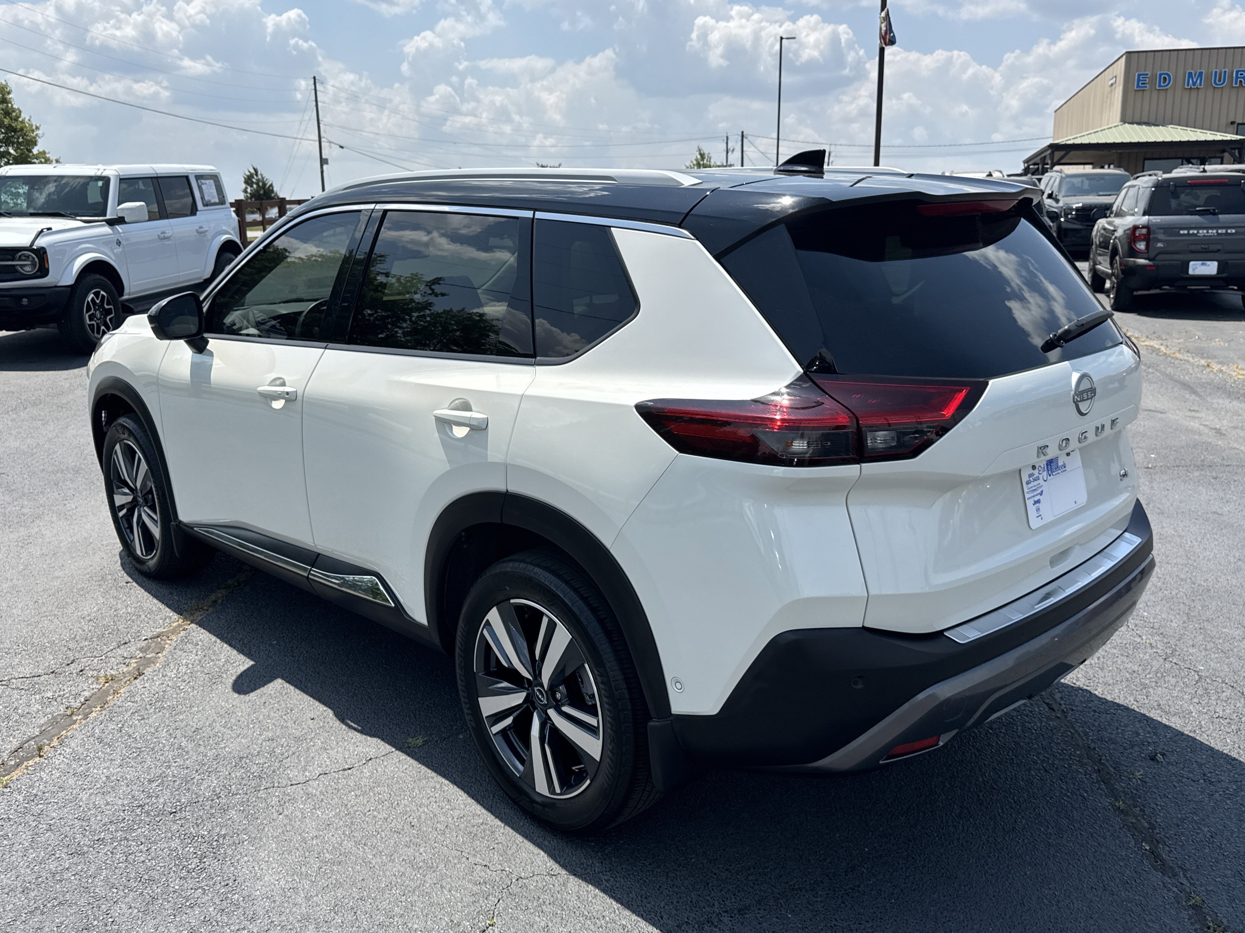 Used 2023 Nissan Rogue SL w/ SL Premium Package FWD image 7