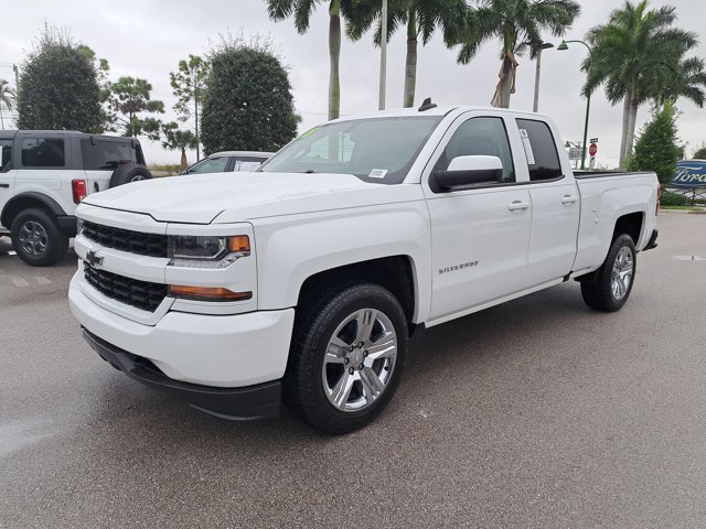 Used 2018 Chevrolet Silverado 1500 Custom w/ Custom Value Package image 3