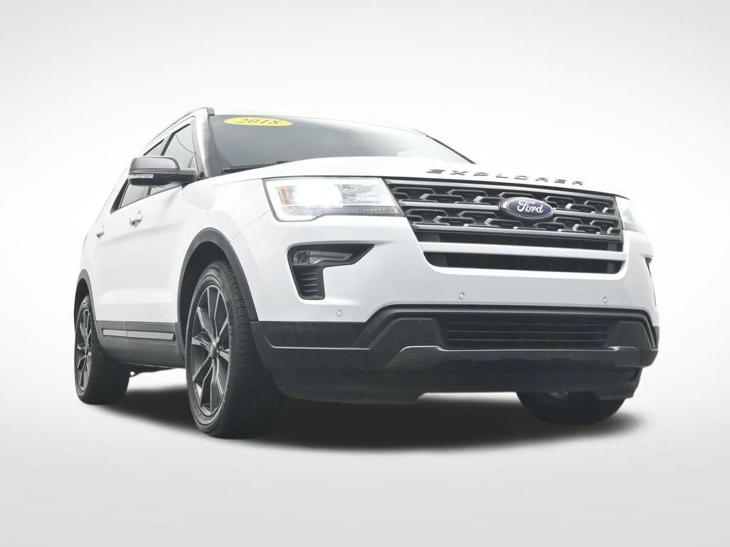 Certified 2018 Ford Explorer XLT w/ Equipment Group 202A FWD image 34
