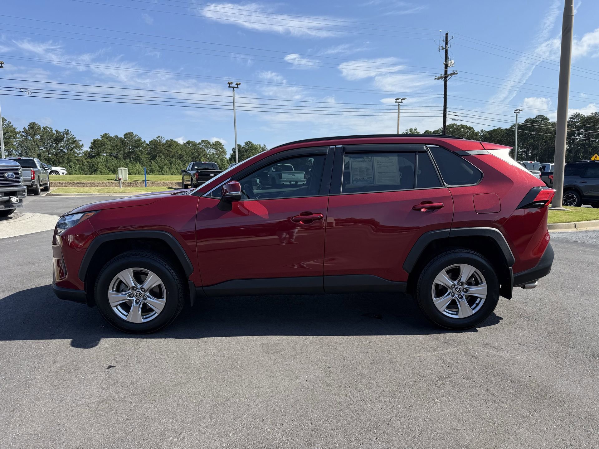 Used 2022 Toyota RAV4 XLE image 6
