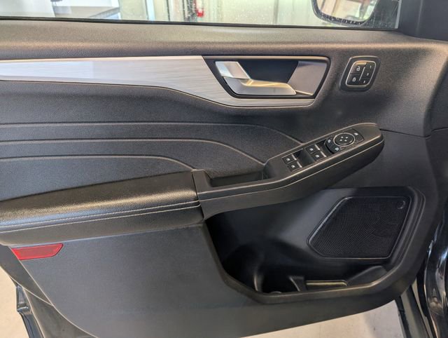 Certified 2024 Ford Escape Platinum AWD/4WD image 13