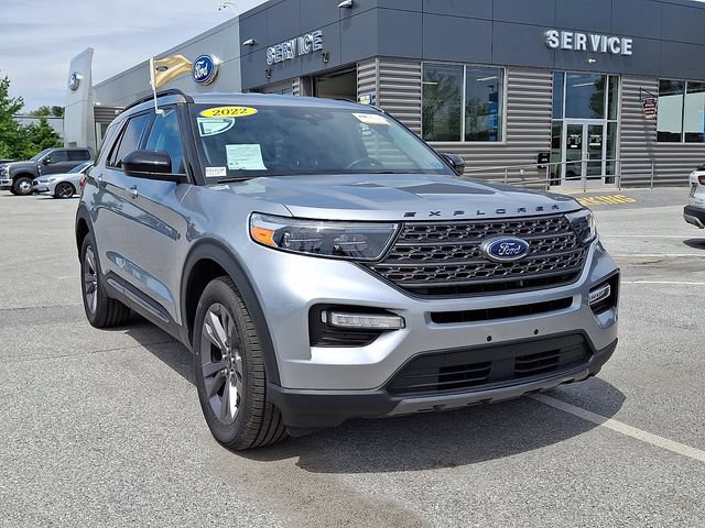 Certified 2022 Ford Explorer XLT w/ Equipment Group 202A AWD/4WD image 2