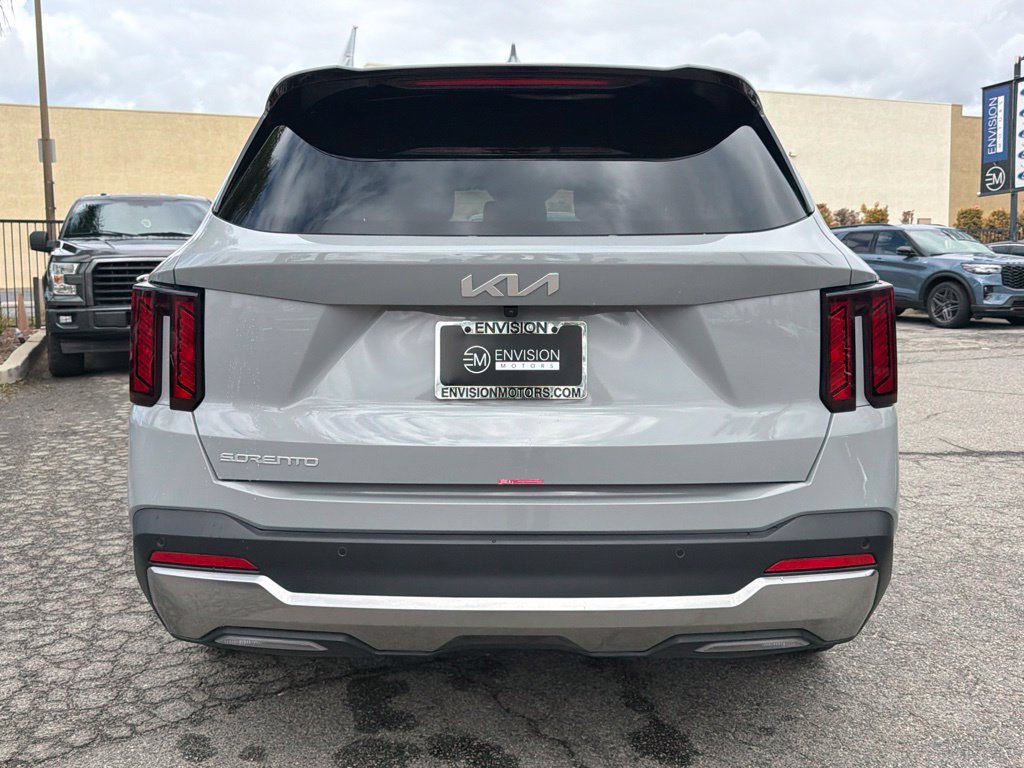 Used 2025 Kia Sorento S w/ Panoramic Sunroof Package FWD image 11