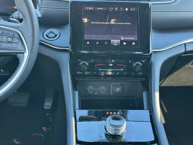 Used 2023 Jeep Grand Cherokee Laredo image 13