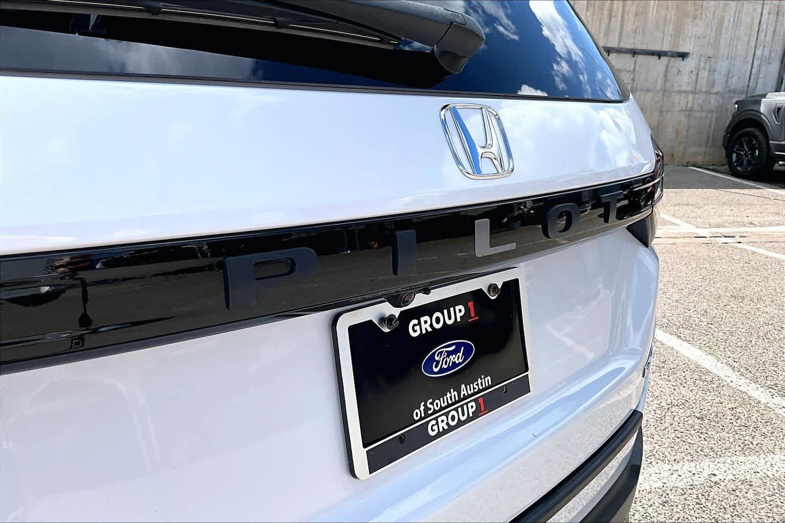 Used 2023 Honda Pilot Touring image 10