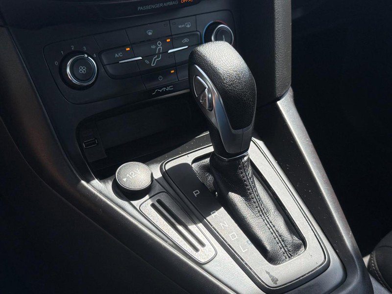 Certified 2018 Ford Focus SE FWD image 21