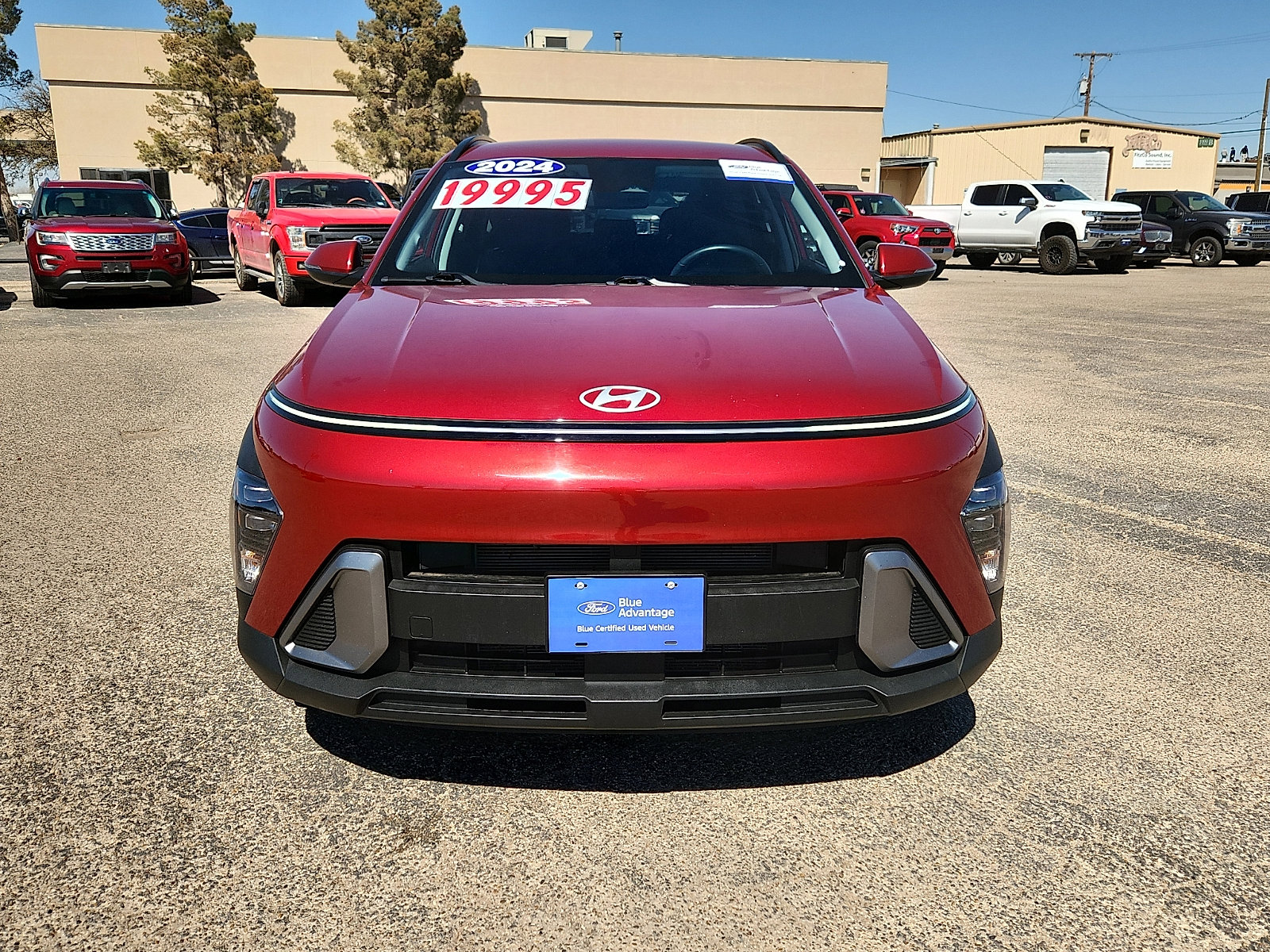 Used 2024 Hyundai Kona SEL image 2