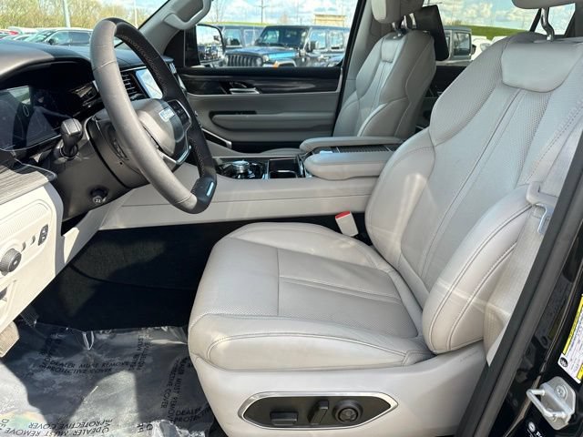 Used 2022 Jeep Wagoneer Series III w/ Convenience Group I AWD/4WD image 20