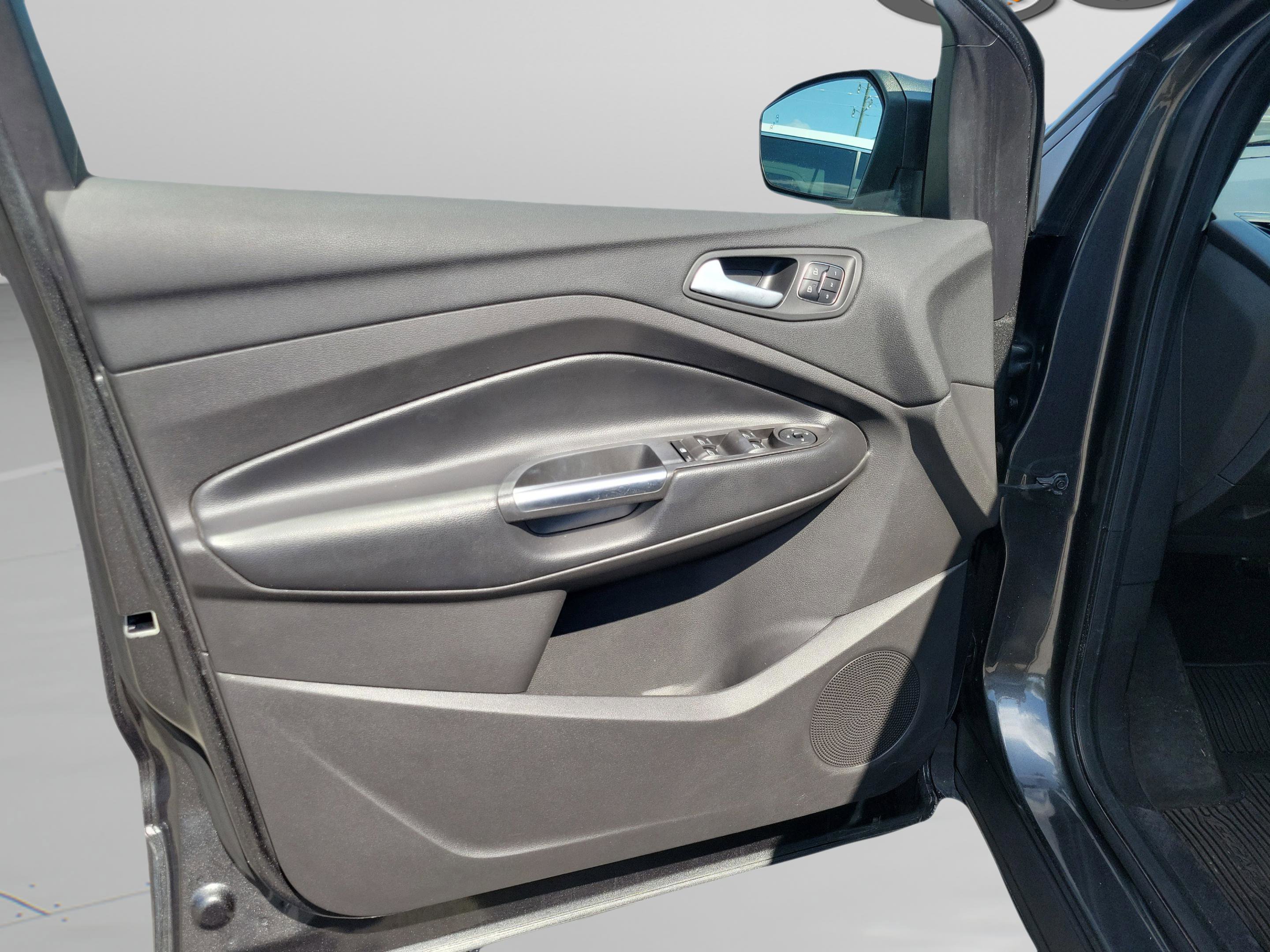 Certified 2019 Ford Escape Titanium image 5