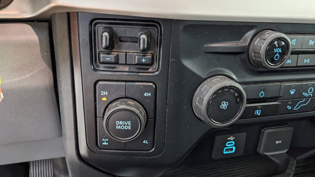 Certified 2023 Ford F250 XL w/ XL Chrome Package image 28