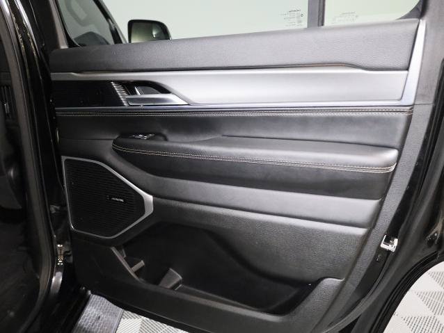 Used 2023 Jeep Wagoneer Series II AWD/4WD image 29