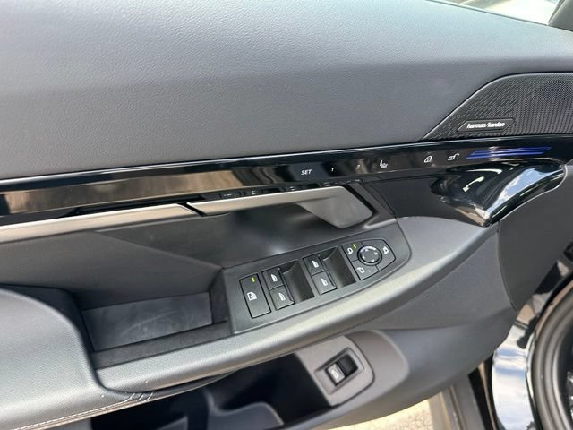 Used 2025 BMW 530i xDrive AWD/4WD image 17