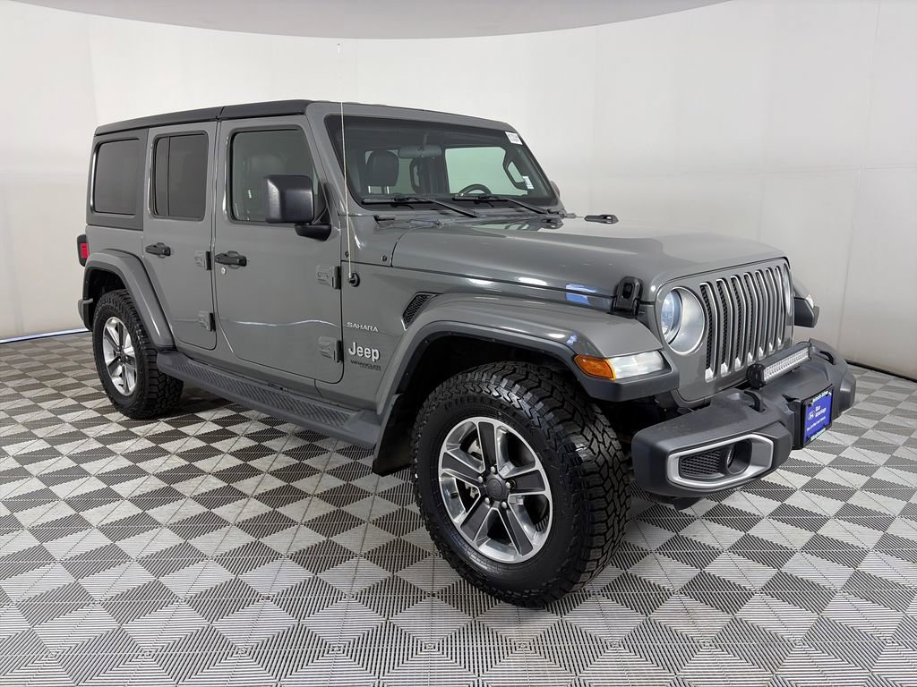 Used 2018 Jeep Wrangler Unlimited Sahara w/ Cold Weather Group AWD/4WD image 6