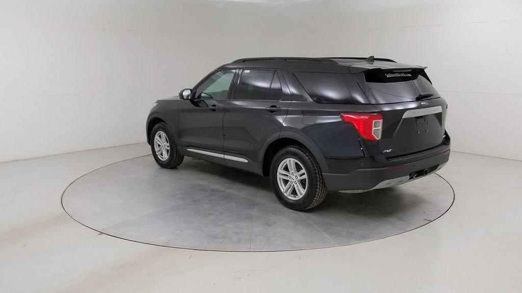 Certified 2022 Ford Explorer XLT w/ Equipment Group 202A image 17