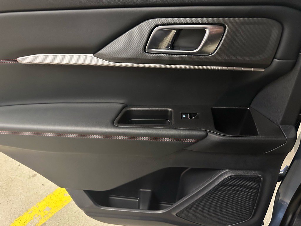 Certified 2025 Ford Explorer ST-Line w/ Premium Package image 38