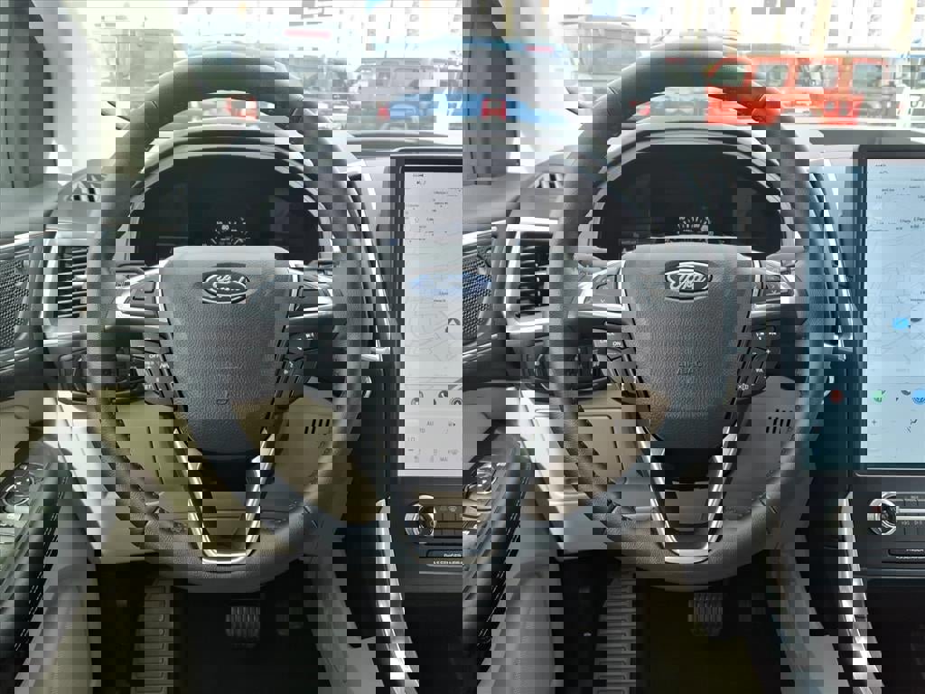 Certified 2024 Ford Edge Titanium w/ Equipment Group 301A image 20