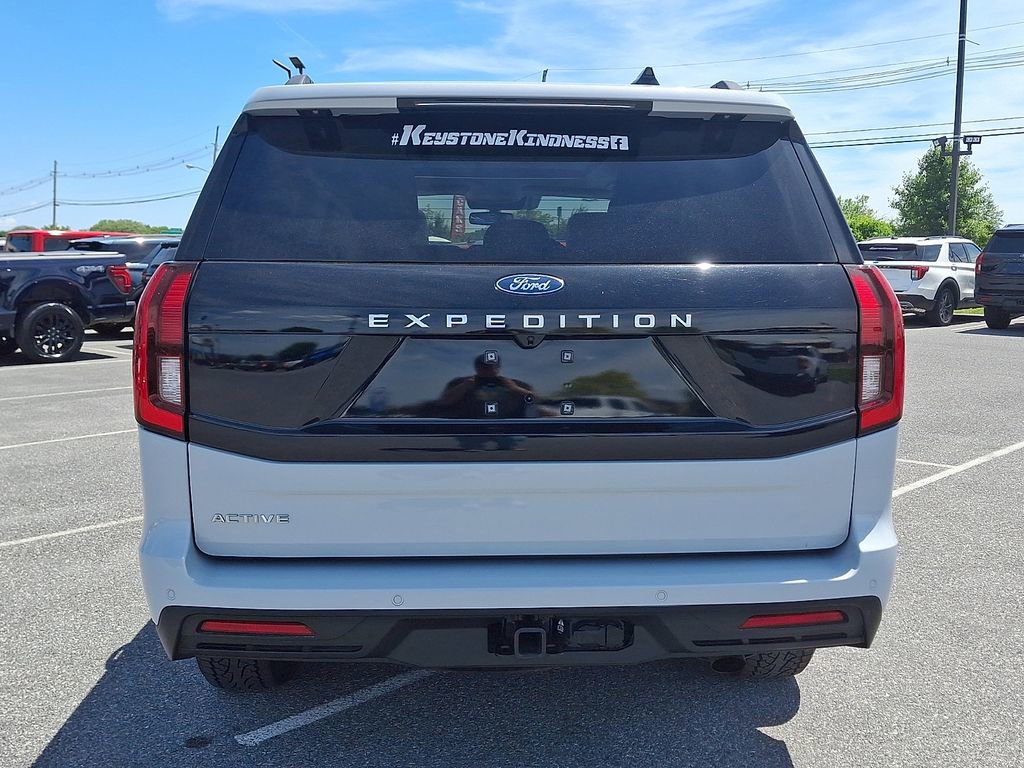 Certified 2025 Ford Expedition Active AWD/4WD image 5