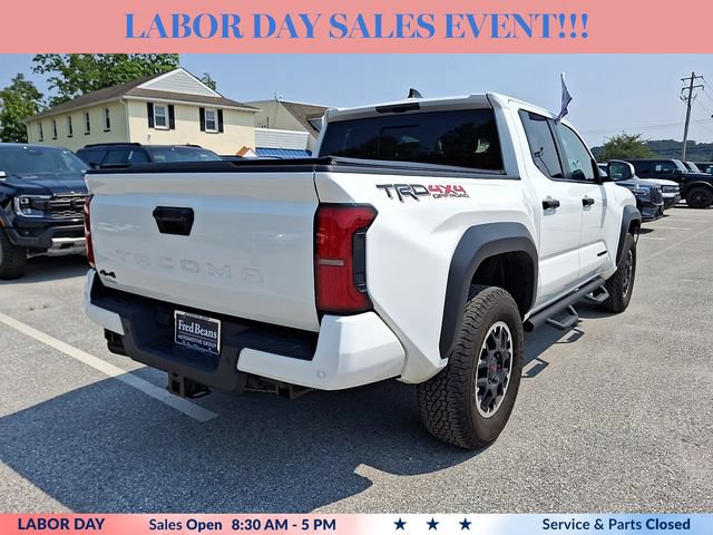 Used 2024 Toyota Tacoma TRD Off-Road w/ TRD Off Road Upgrade Package AWD/4WD image 10