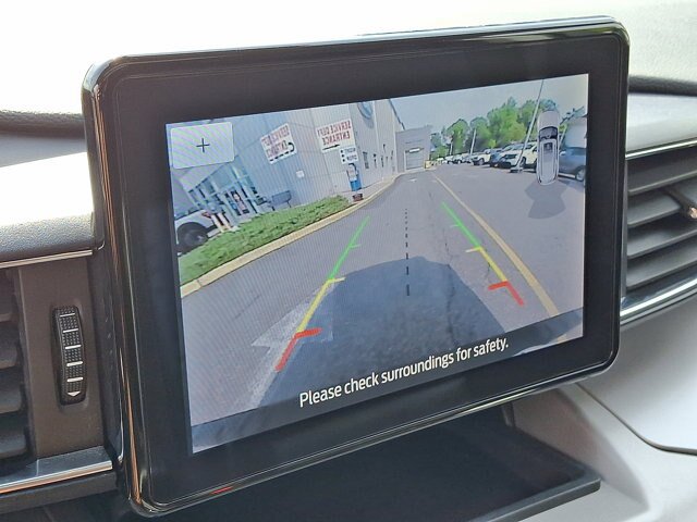 Certified 2023 Ford Explorer XLT w/ Equipment Group 202A AWD/4WD image 7