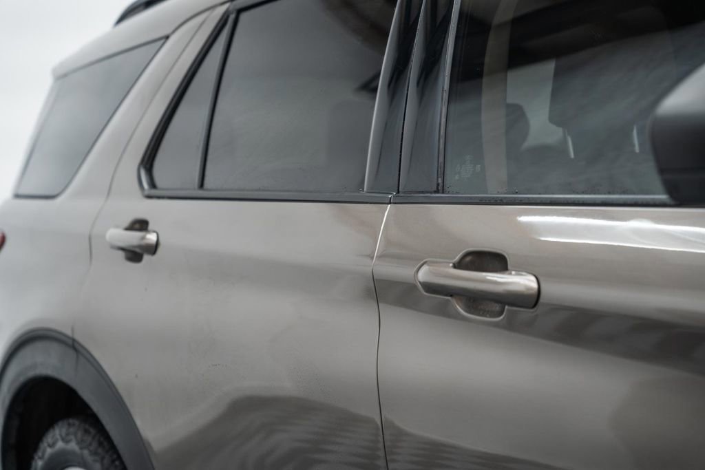 Certified 2021 Ford Explorer XLT w/ Equipment Group 202A image 18