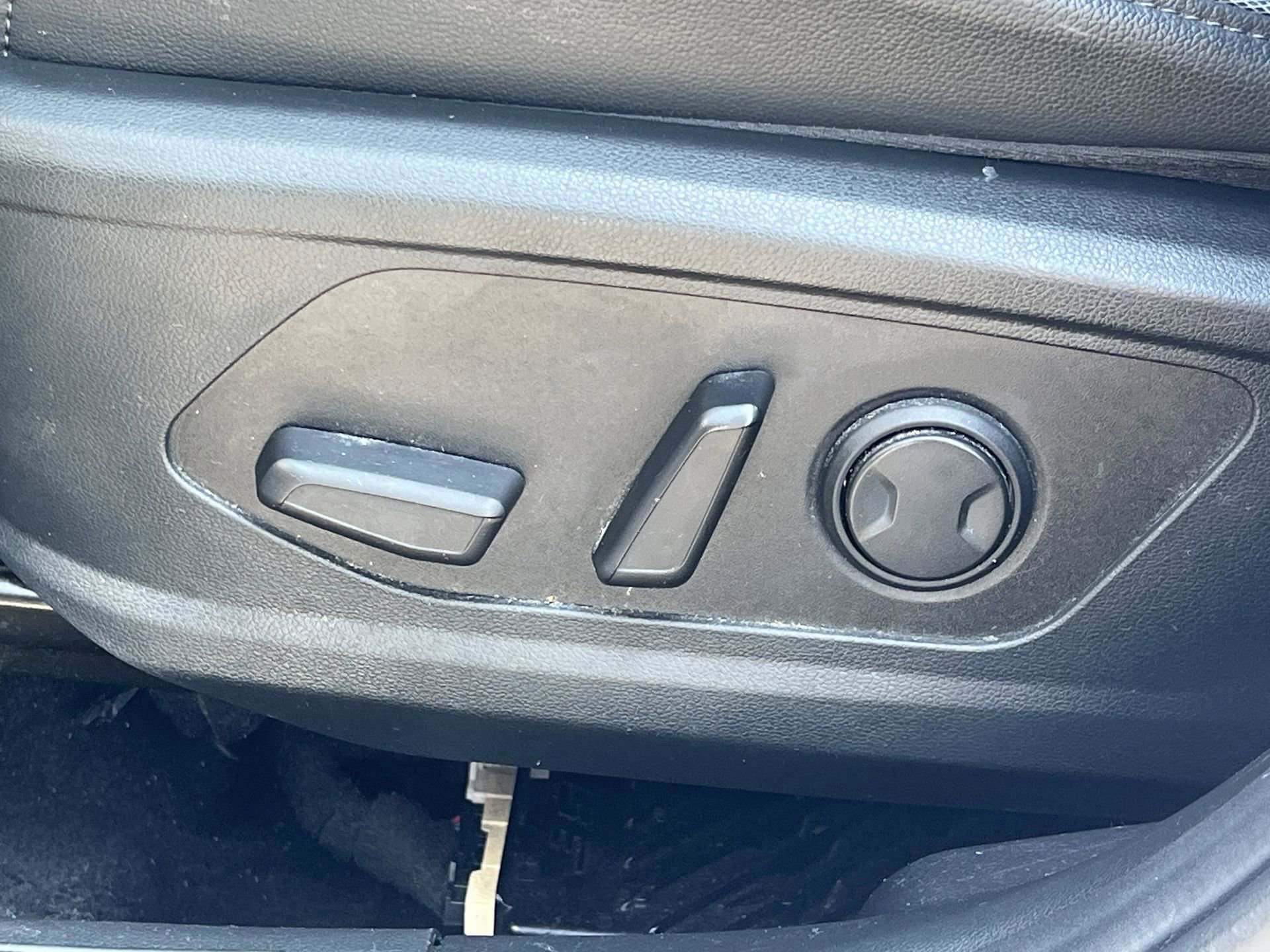 Used 2022 Hyundai Santa Cruz Limited image 28