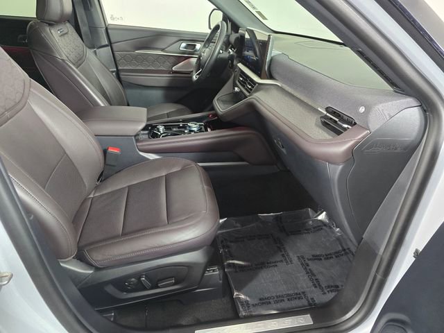Certified 2025 Ford Explorer Platinum w/ LUX Leather Package AWD/4WD image 11