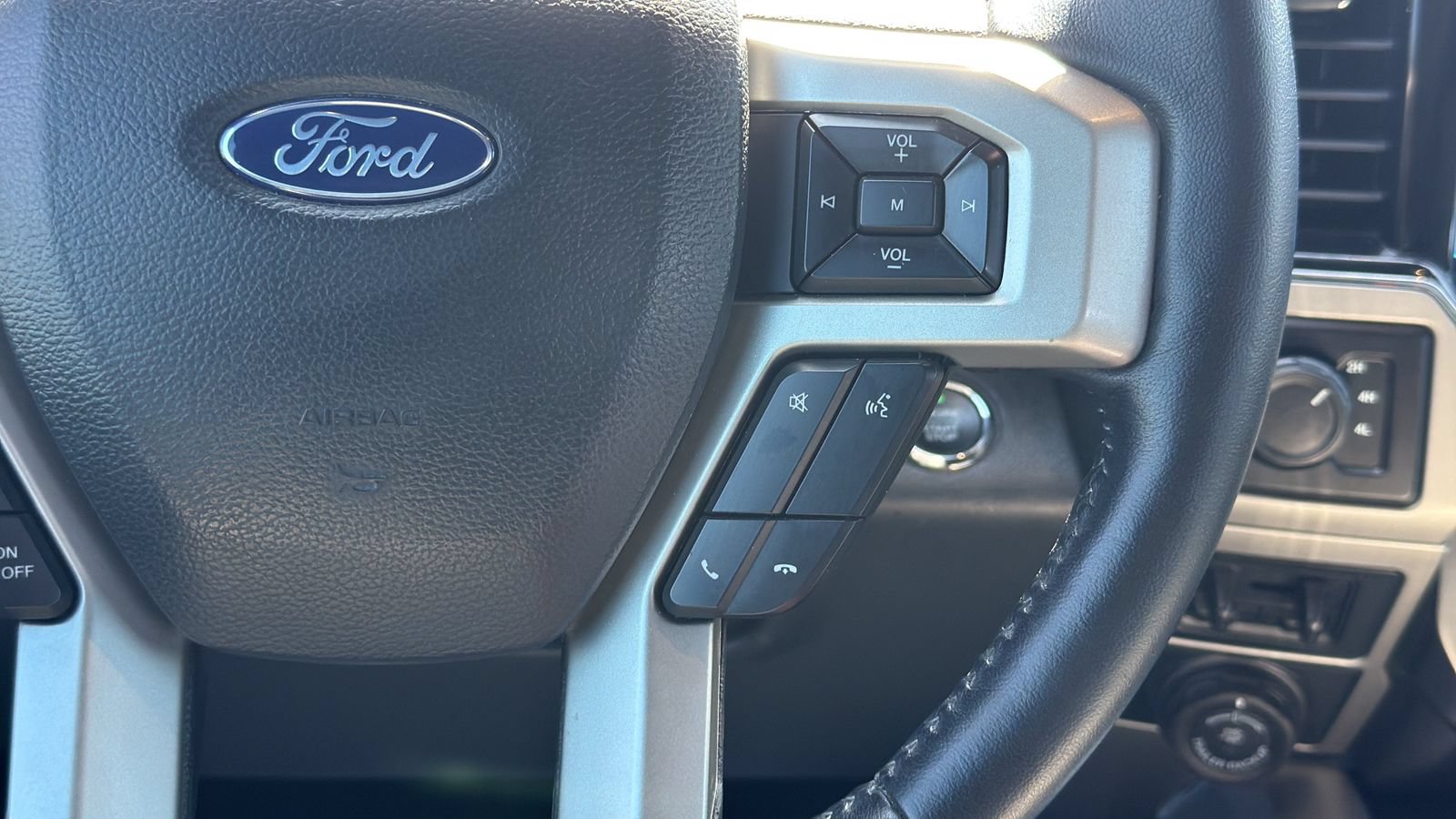 Certified 2022 Ford F250 Lariat w/ Tremor Off-Road Package AWD/4WD image 16