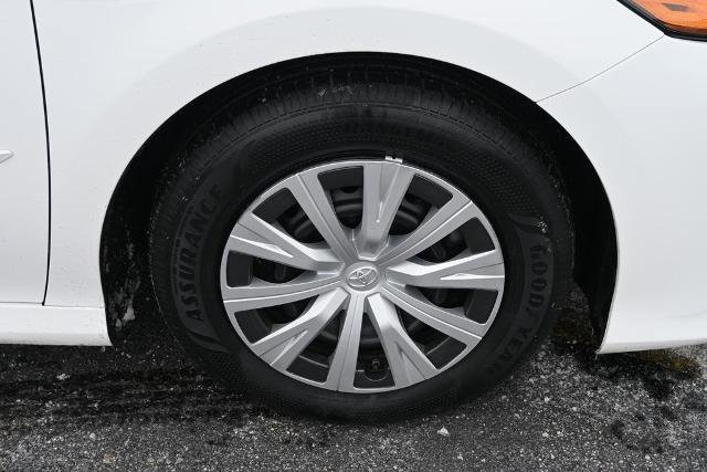 Used 2019 Toyota Camry LE image 16