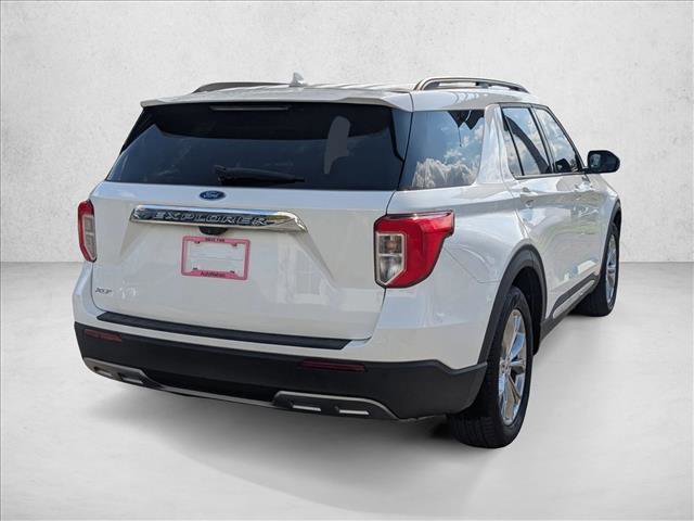 Certified 2022 Ford Explorer XLT w/ Equipment Group 202A image 3
