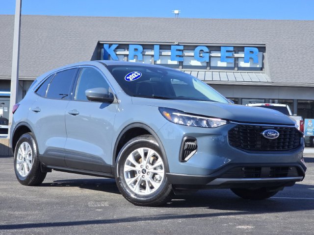 Certified 2023 Ford Escape Active w/ Tech Pack #2 AWD/4WD image 2