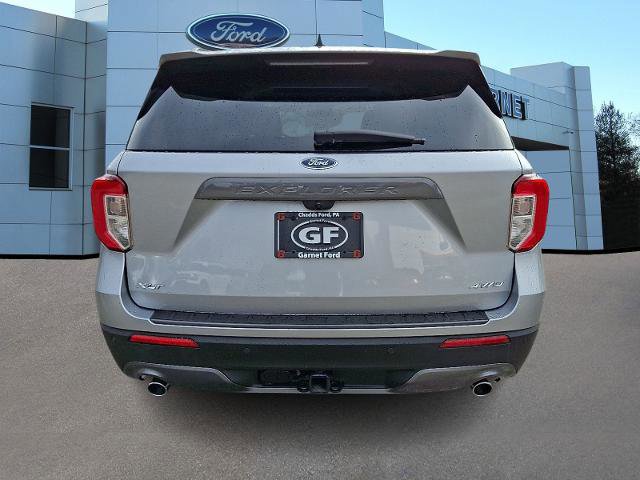 Certified 2022 Ford Explorer XLT w/ Equipment Group 202A image 3