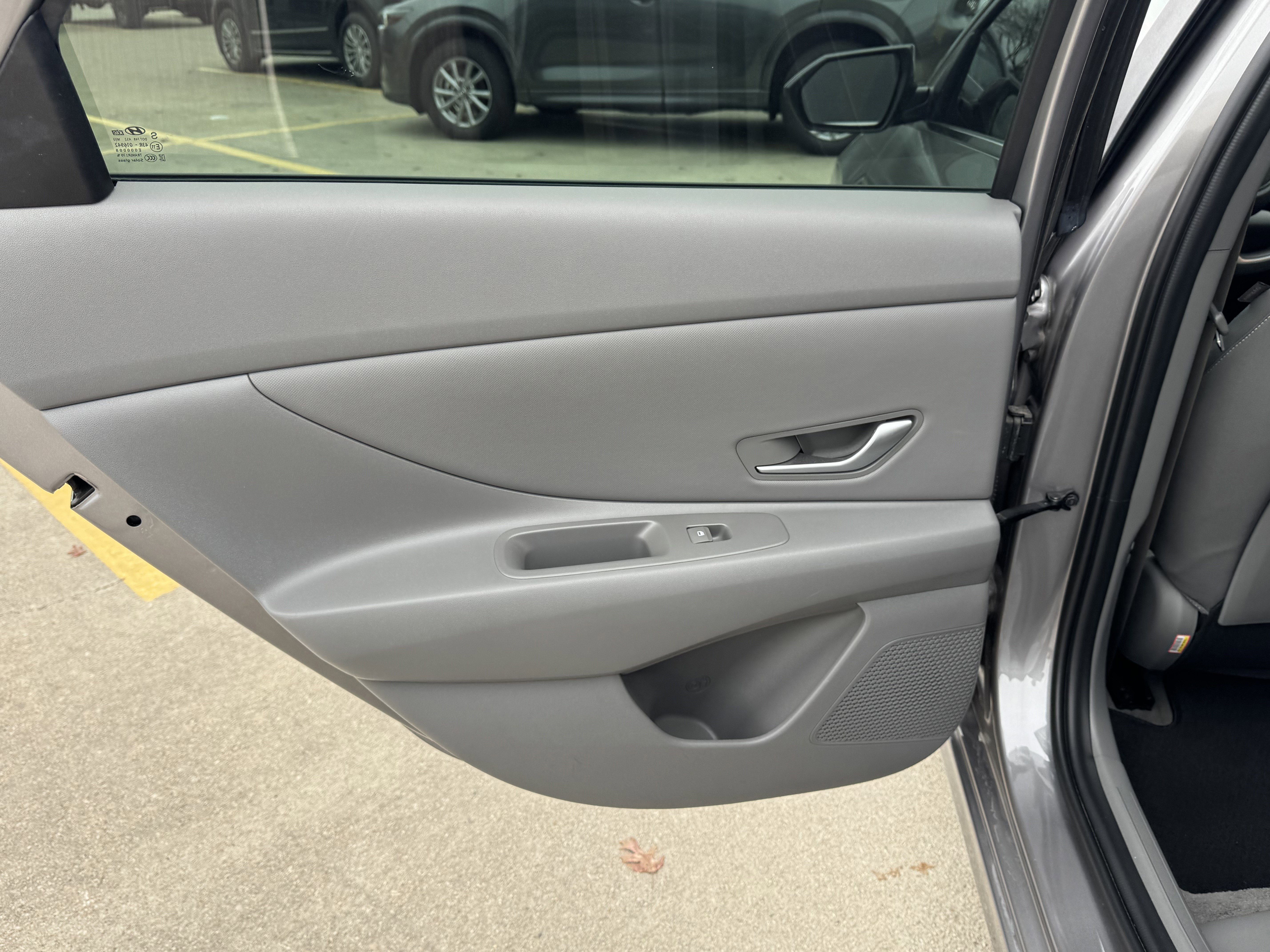 Used 2024 Hyundai Elantra SEL w/ Convenience Package image 13